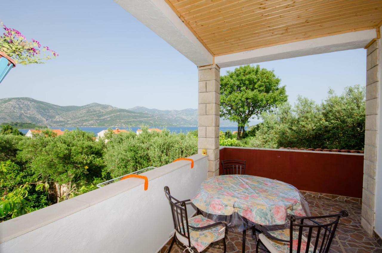 Apartment Slavka Račišće Eksteriør bilde