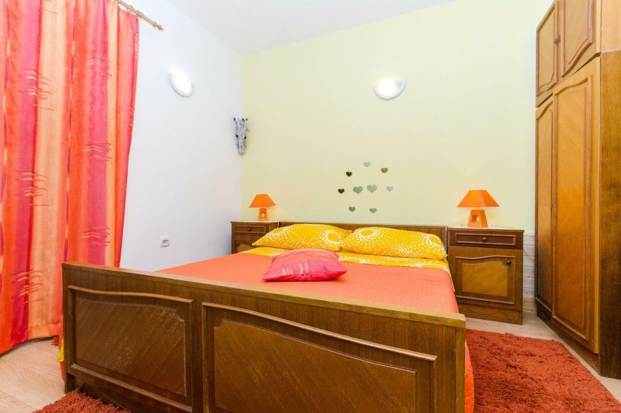 Apartment Slavka Račišće Eksteriør bilde